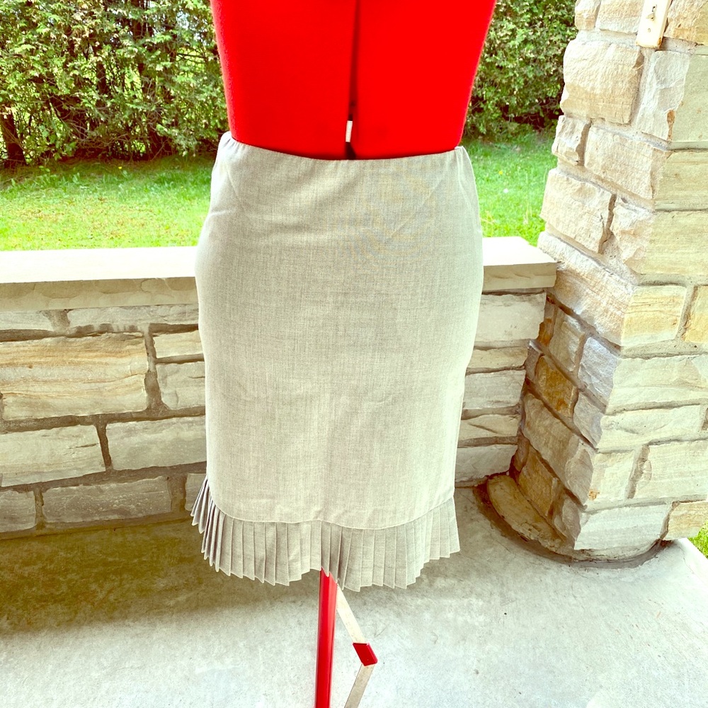 Skirt from « Le Château ».
